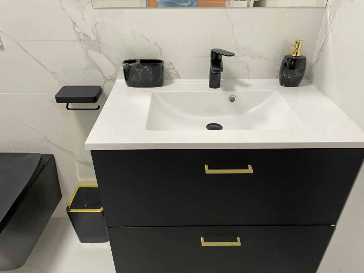 Bel Dom - The Central, Spacious 2 Rooms Luxury Apartment Cluj-Napoca Buitenkant foto